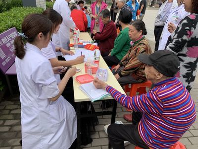 健康咨詢進社區，每月服務暖人心