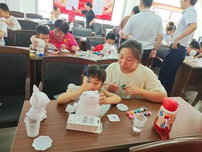 倡新時代婚育文化，筑家庭和諧幸福——健康咨詢服務在行動